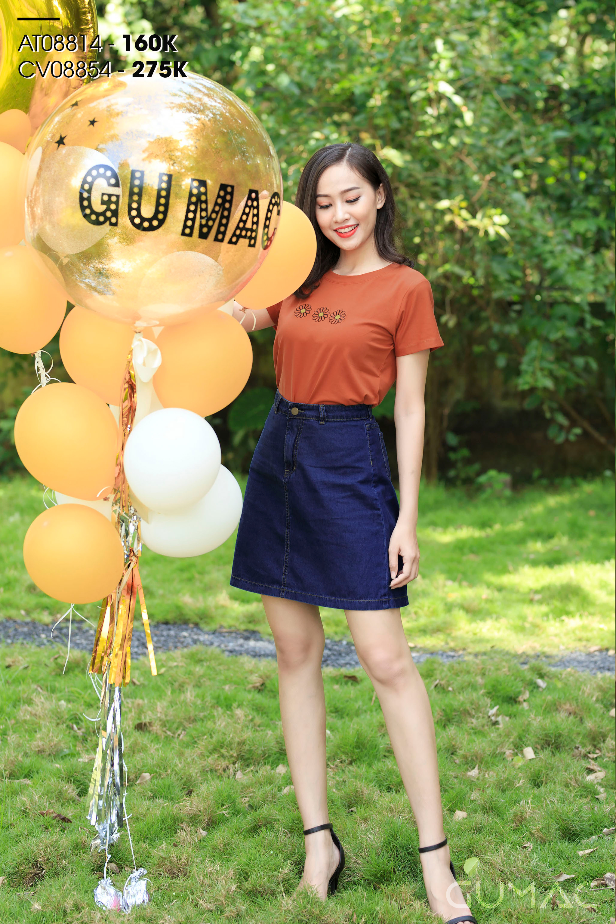 chân váy ngắn bó sát