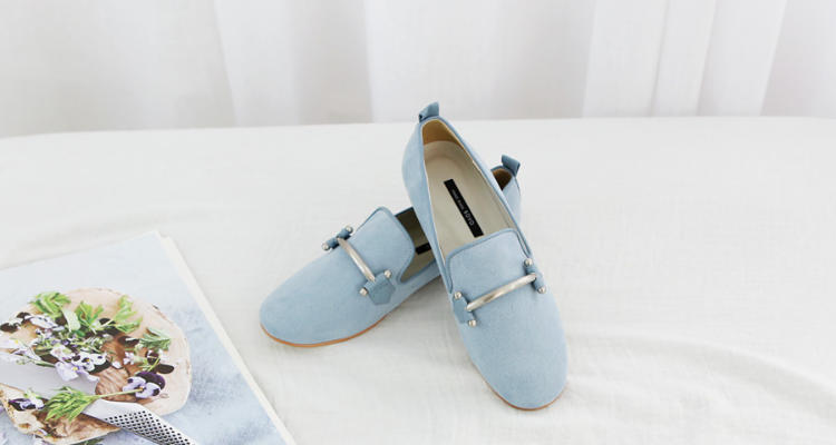 Mẫu giày loafer da trơn