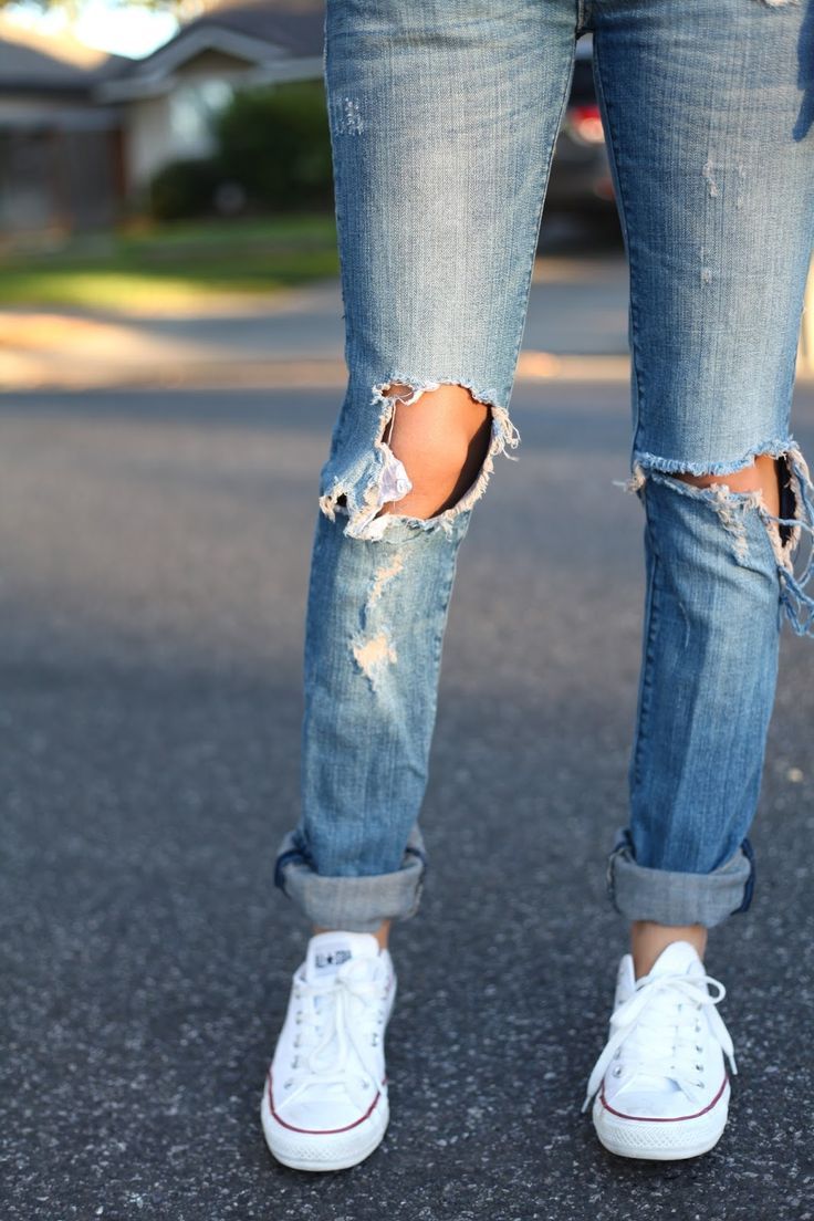 Mặc quần baggy jean đi giày converse