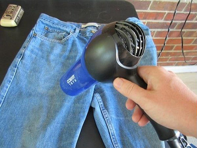 Sấy quần jean ở nhiệt độ thấp