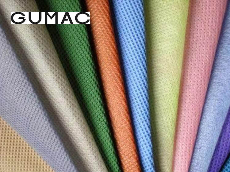 Lựa chọn màu sắc và họa tiết trên đầm sơ mi 