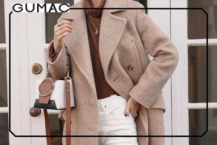 Mix áo len cổ cao cùng áo khoác dạ