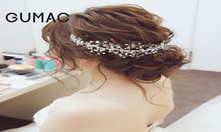 Tóc búi nhỏ phía sau